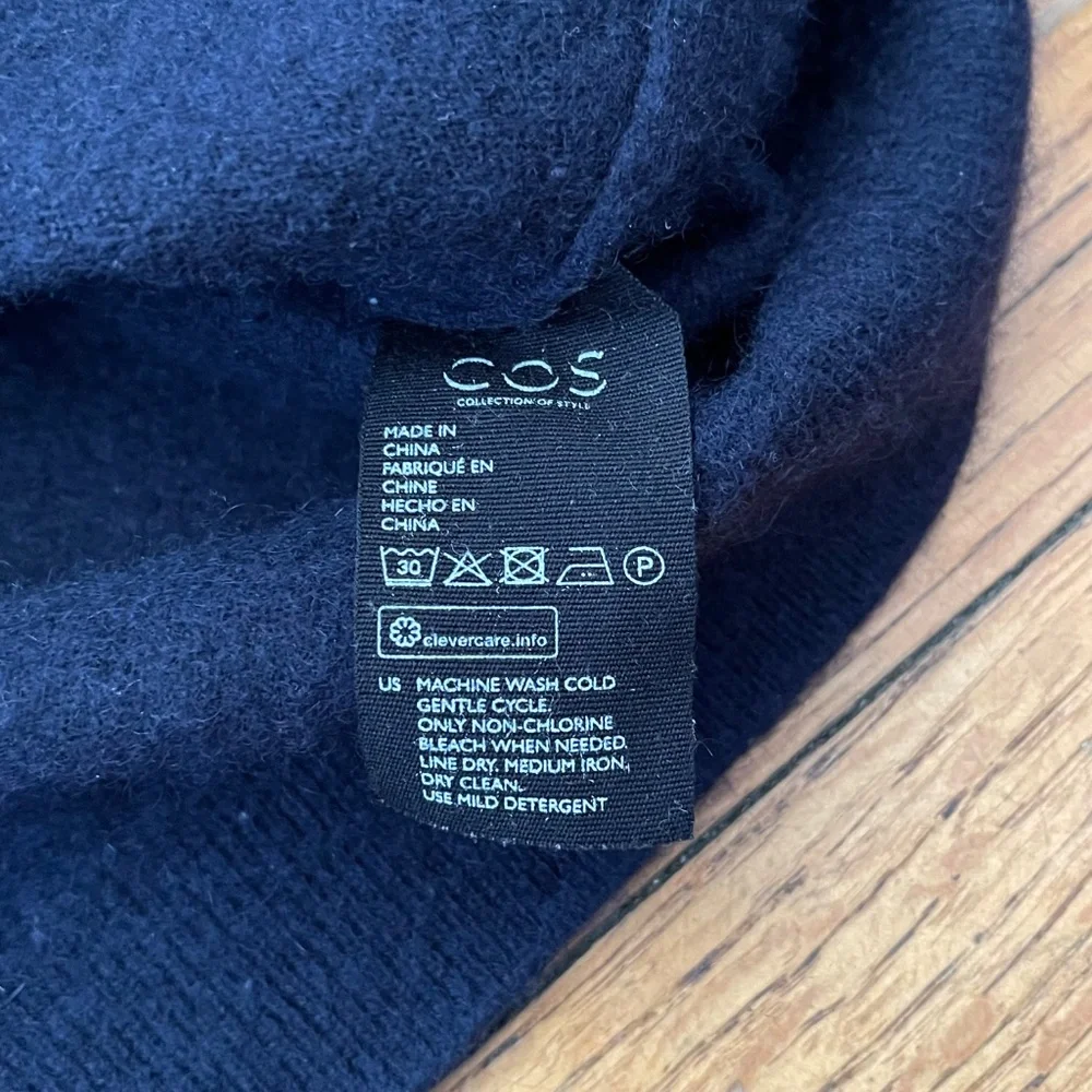 COS Cashmere Turtleneck Sweater Navy - Picture 7 of 9